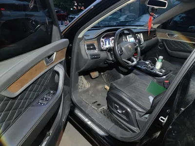 Hongqi HS7