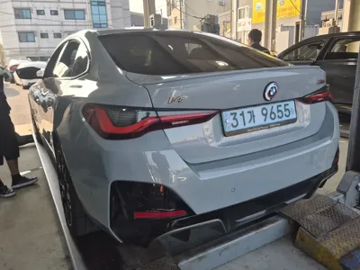 BMW i4