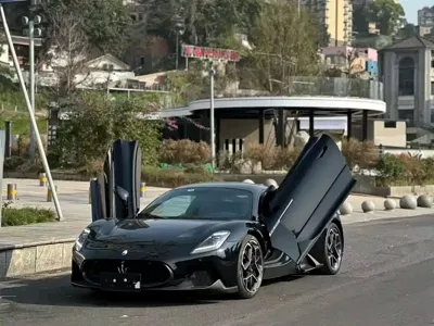 Maserati MC20