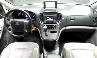 Hyundai Starex