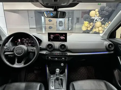 Audi Q2L e-tron