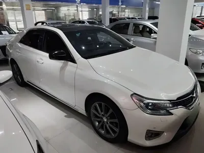 Toyota Reiz