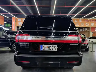 Lincoln Navigator