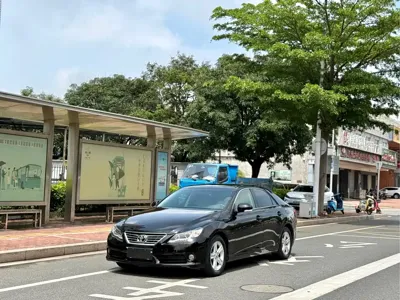 Toyota Reiz