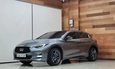 Infiniti Q30