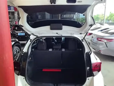 Toyota Yaris L