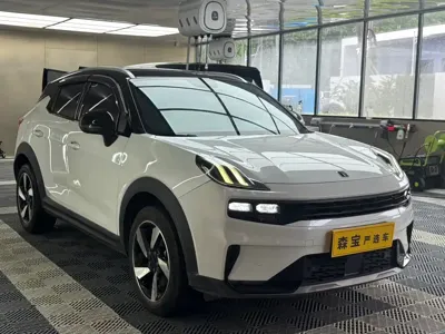 Lynk & Co 06
