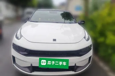 Lynk & Co 03