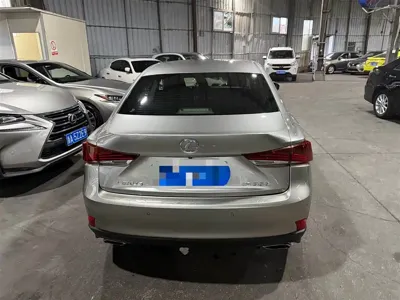 Lexus IS