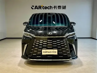Lexus LM