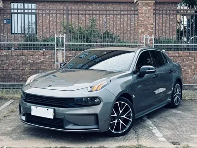 Lynk & Co 03