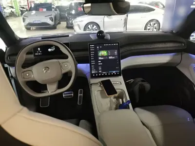 Nio EC7