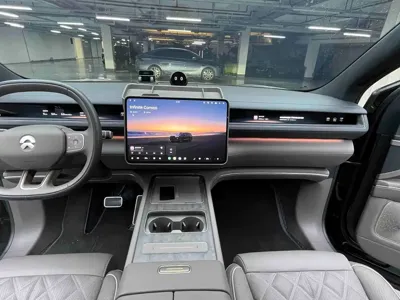 Nio ES8