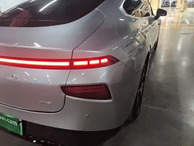 Xpeng P7
