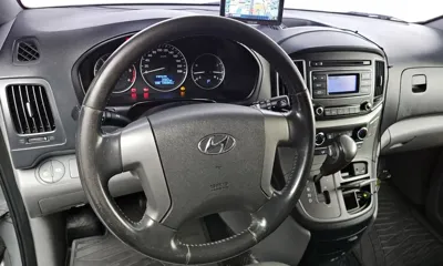 Hyundai Starex