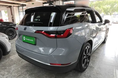 Nio ES8
