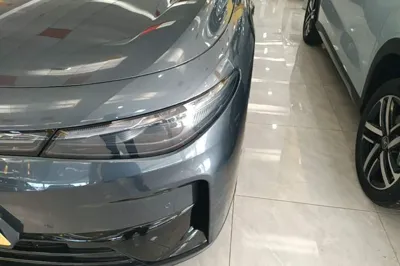 Leapmotor C16