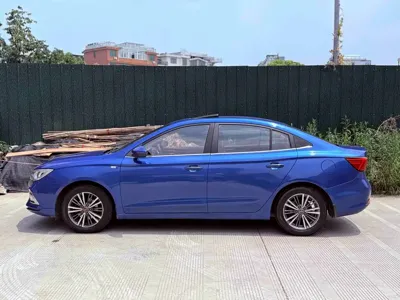 Roewe i5