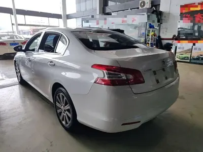 Peugeot 408