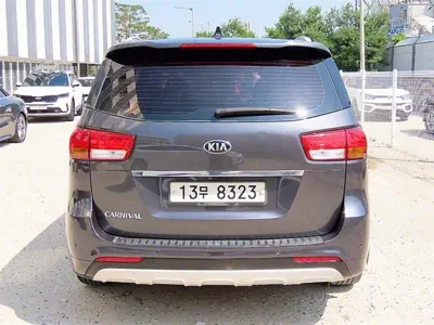 Kia Canival