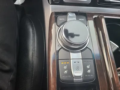 Genesis EQ900