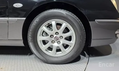 Kia Opirus