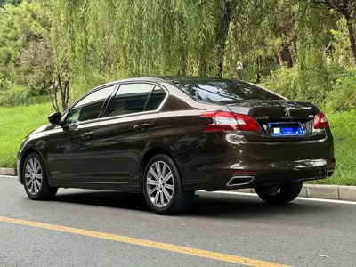 Peugeot 408
