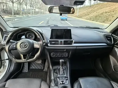 Mazda 3 Axela