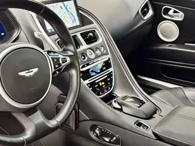 Aston Martin DB11