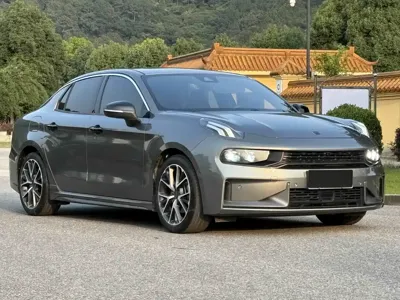 Lynk & Co 03