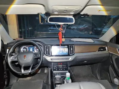 Hongqi HS7