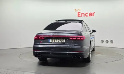 Audi S8