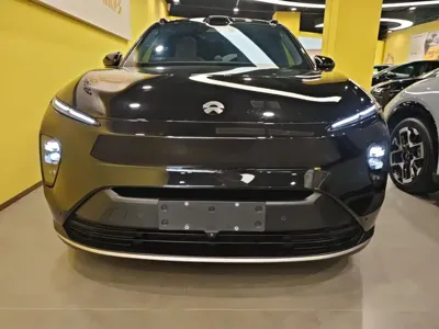Nio ES8