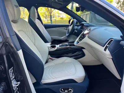 Aston Martin DBX