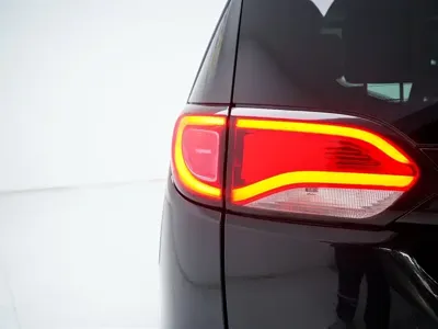 Chrysler Grand Voyager PHEV (Import)