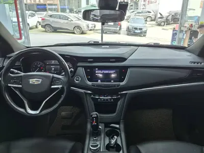 Cadillac XT6
