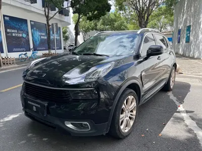 Lynk & Co 01