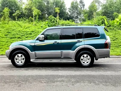 Mitsubishi Pajero (Import)