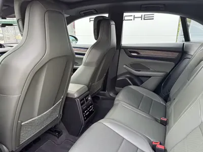 Porsche Macan EV