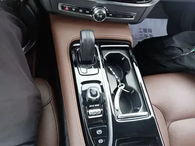 Volvo S90 PHEV