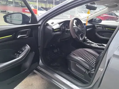 Roewe i5