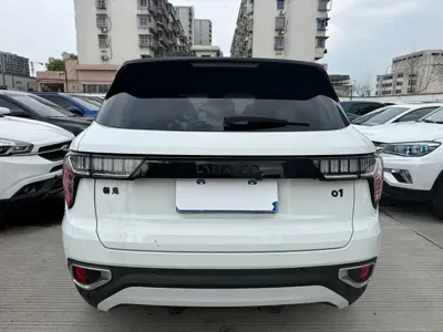 Lynk & Co 01
