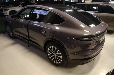 Nio EC6