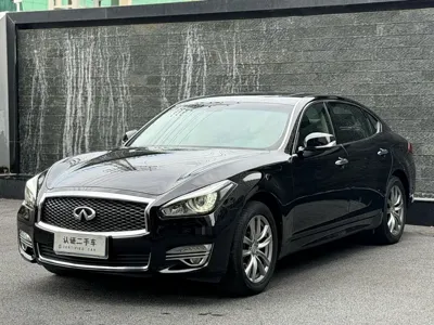 Infiniti Q70