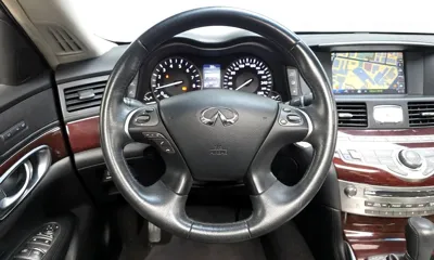 Infiniti Q70