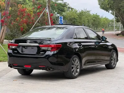 Toyota Reiz