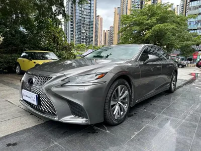 Lexus LS
