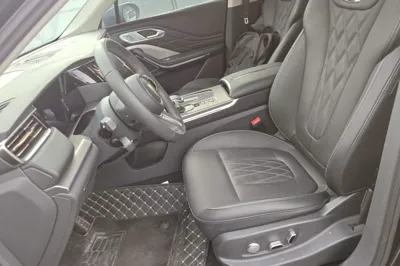 Hongqi HS7 PHEV
