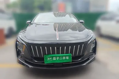 Hongqi E-QM5