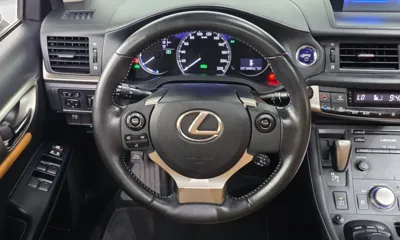 Lexus CT200h